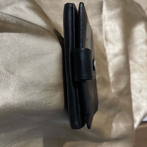 Beautiful Chanel Wallet !!! - Picture 2 of 8